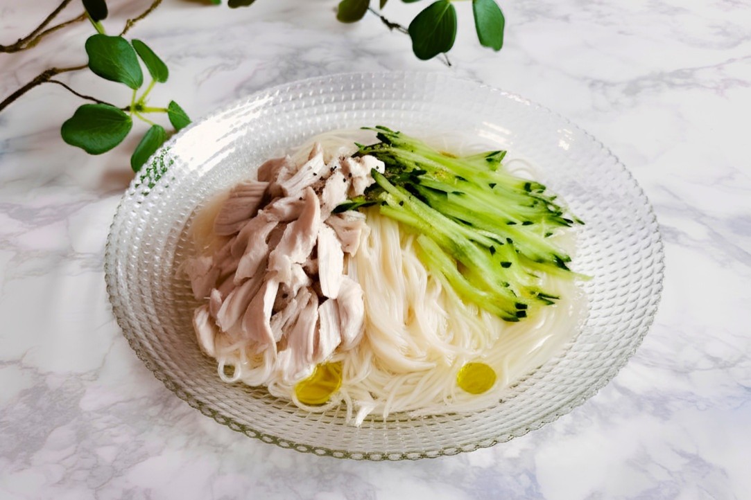 さっぱり風味で食欲そそる！だしレモそうめんの画像