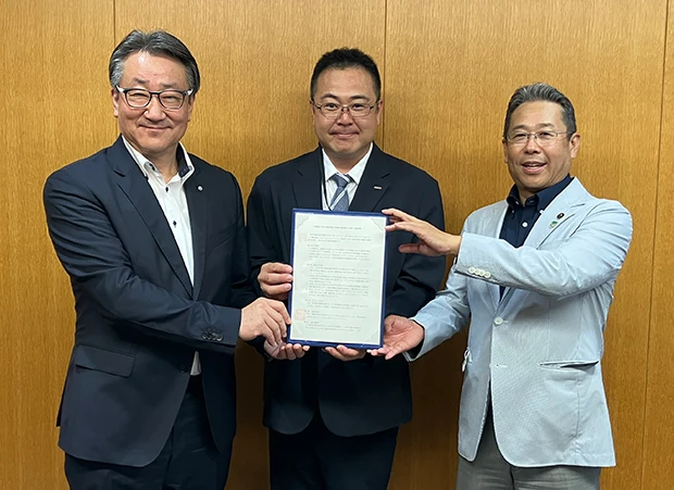 協定締結の様子