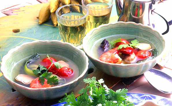 夏野菜のトムヤンクン風スープ