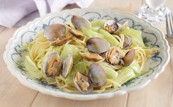 電子レンジで簡単♪春キャベツとあさりのパスタ